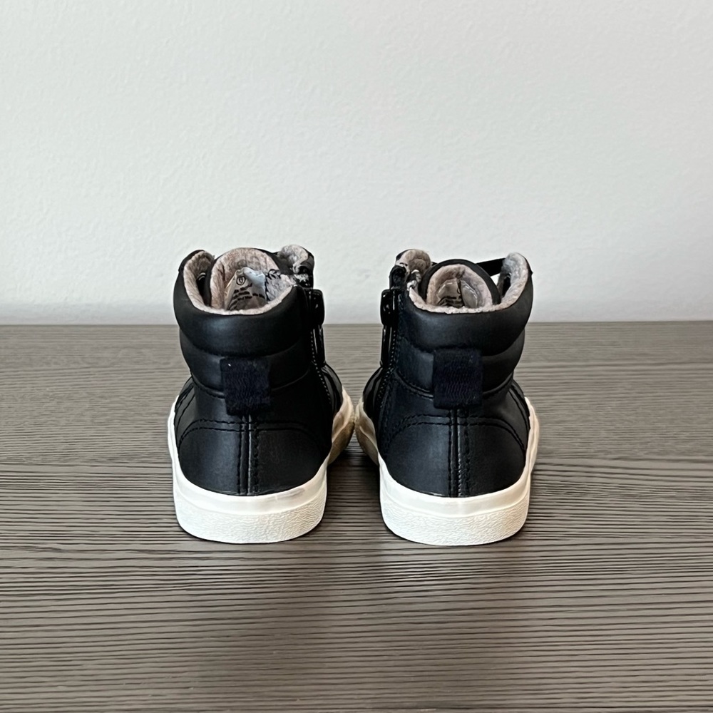 Cat & Jack Rylan Sneakers - Picture 5 of 10